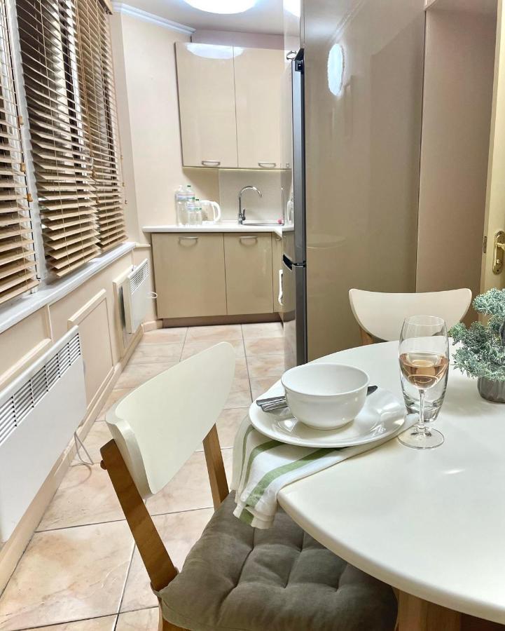 Ferienwohnung Great One Bed Right Near Opera House Kiew Exterior foto