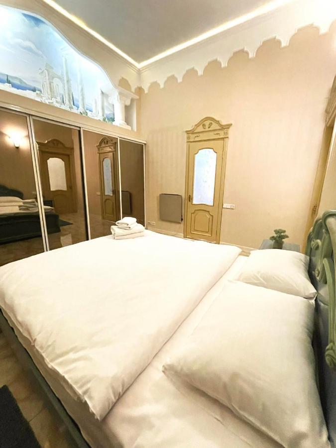 Ferienwohnung Great One Bed Right Near Opera House Kiew Exterior foto