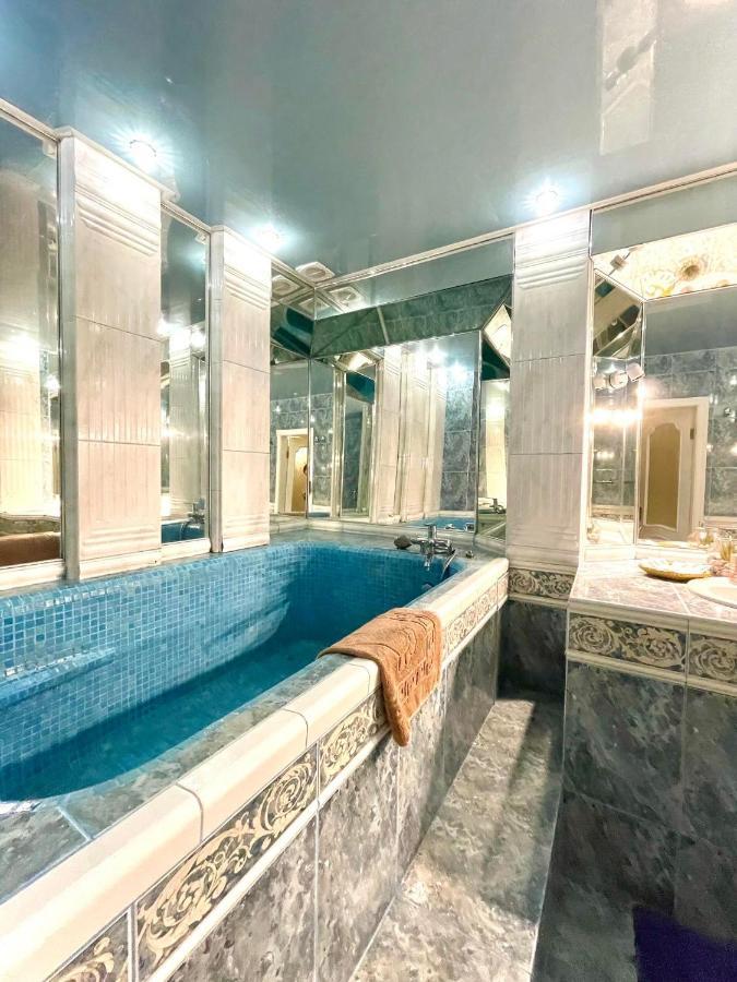 Ferienwohnung Great One Bed Right Near Opera House Kiew Exterior foto