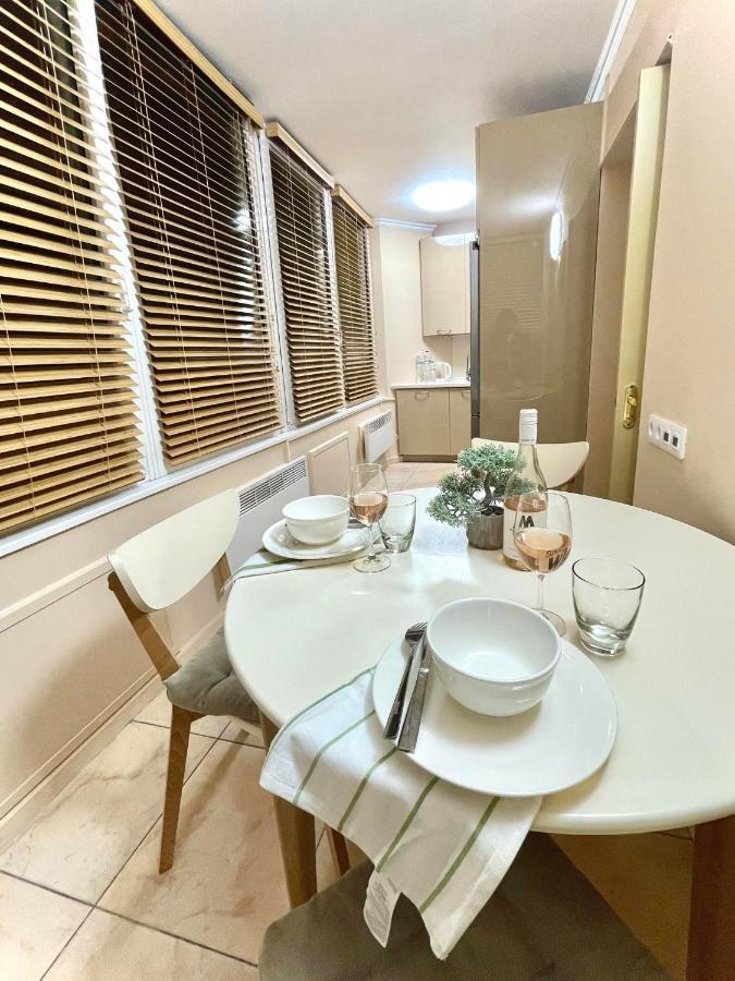 Ferienwohnung Great One Bed Right Near Opera House Kiew Exterior foto